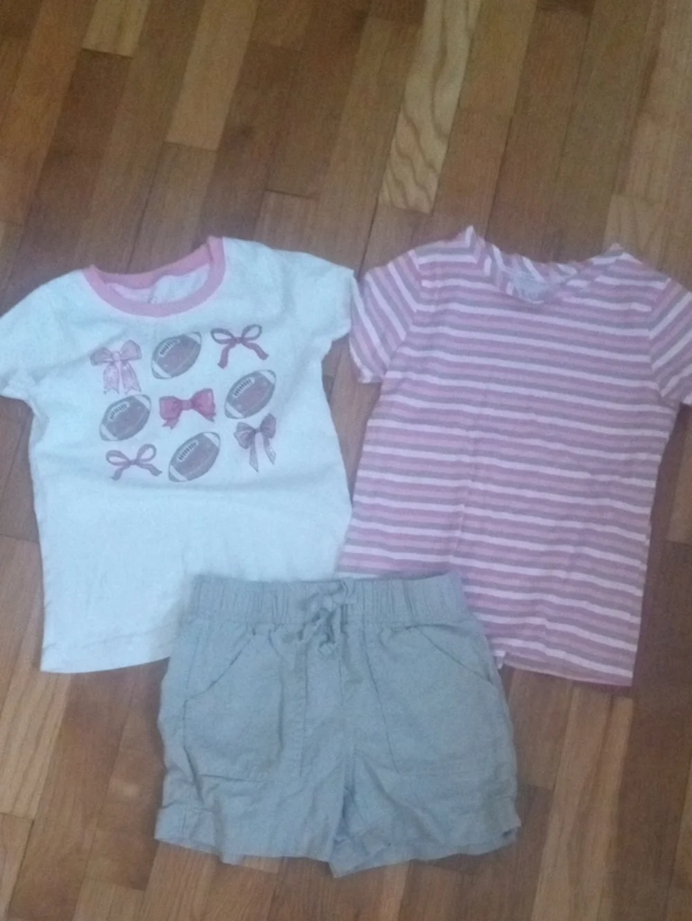 Girls Pink & White Tee Set with Khaki Shorts girl 6. 3pc
